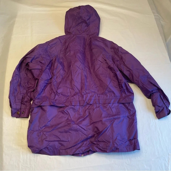 💜 Embrace the Vintage Vibes: Purple Windbreaker  Coat - Size Unknown 🌬️ - Picture 8 of 13